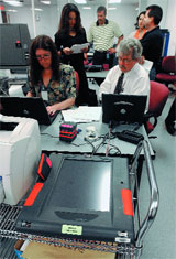 ������ ������������ ������������ � ������������ ������ ��� ����������� ES&S iVotronic � Miami Dade Electronic Voting Division.